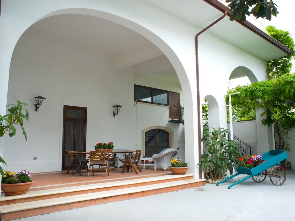 Borgo Fiore Country House Salice Salentino Exterior foto